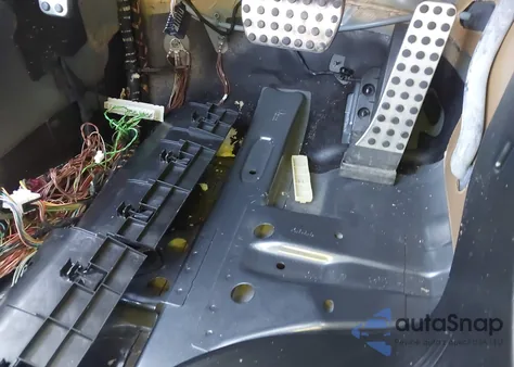 2011 Mercedes-Benz C 300 Sport 4Matic z USA, uszkodzony, nr VIN WDDGF8BB3BR155494